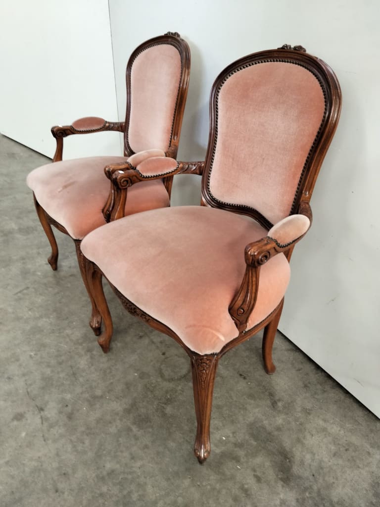 MAHOGANY AND PEACH COLOURED FABRIC ARM CHAIRS — NZ auction result