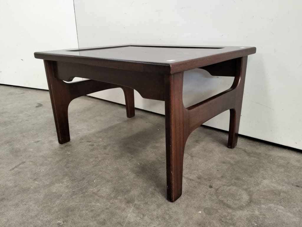 MAHOGANY COFFEE TABLE — NZ auction result
