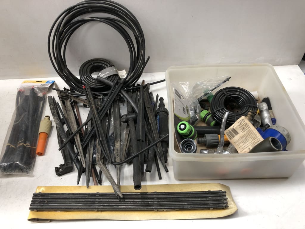 CTN OF GARDENING WARES — NZ auction result