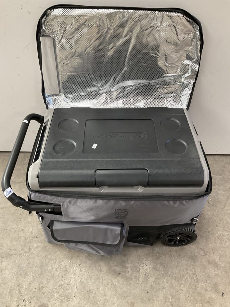 BRASS MONKEY 2 BAY 12 VOLT CHILLY BIN — NZ auction result