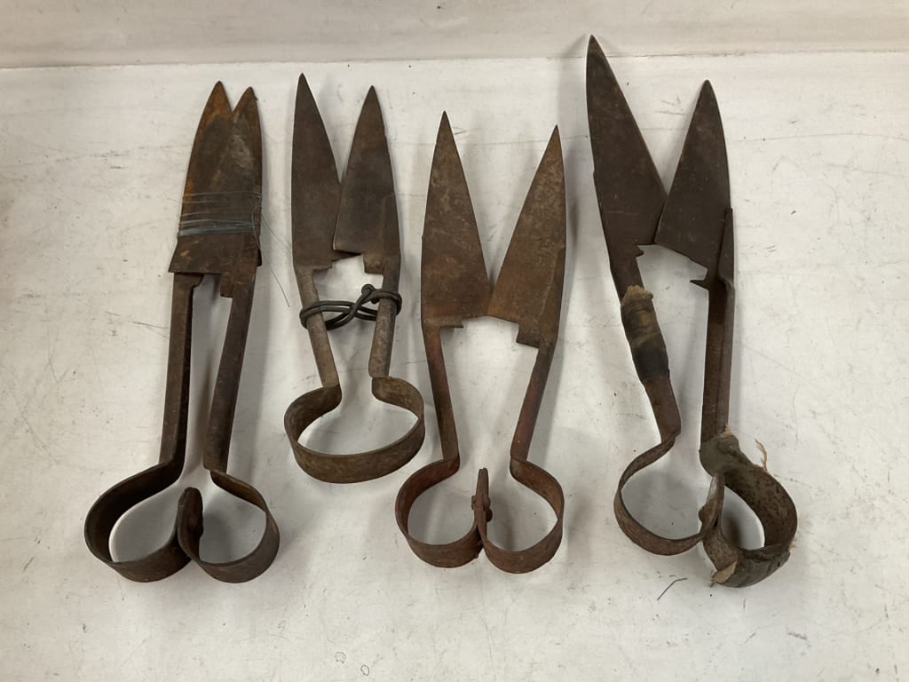 4 SETS OF WOOL SHEARS — NZ auction result