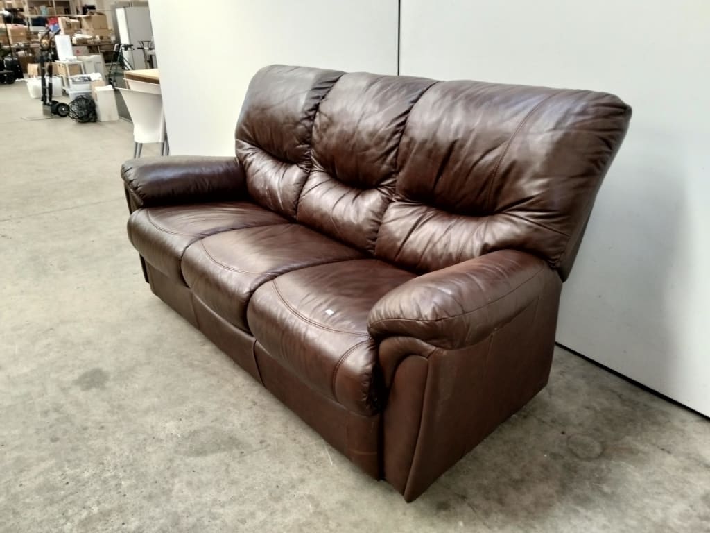 BROWN LEATHER 3 SEATER SETTEE — NZ auction result