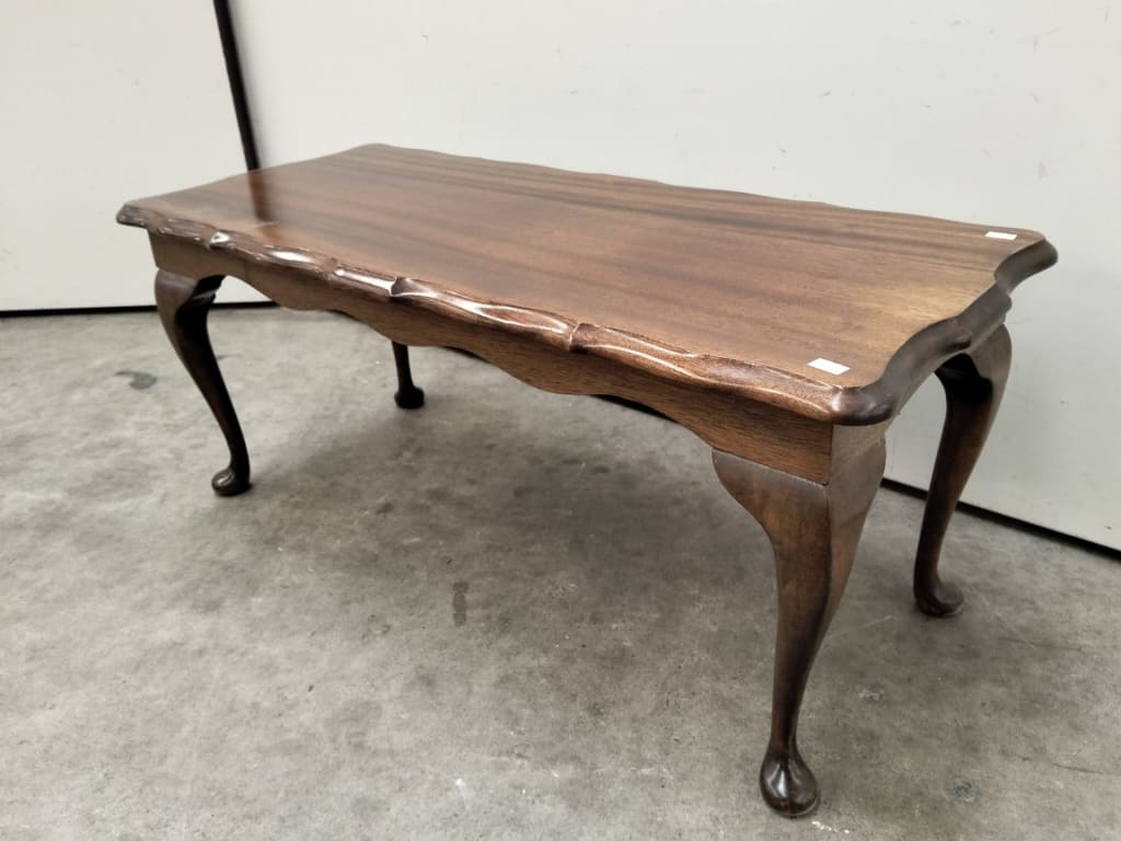 MAHOGANY COFFEE TABLE — NZ auction result