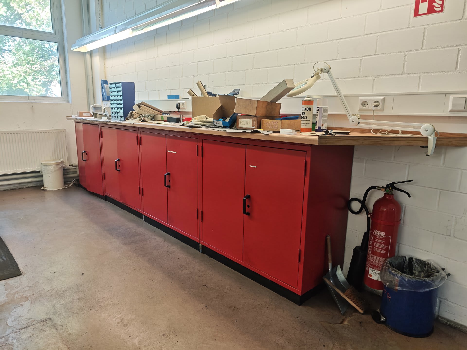 Workbench with 4 Base Cabinets