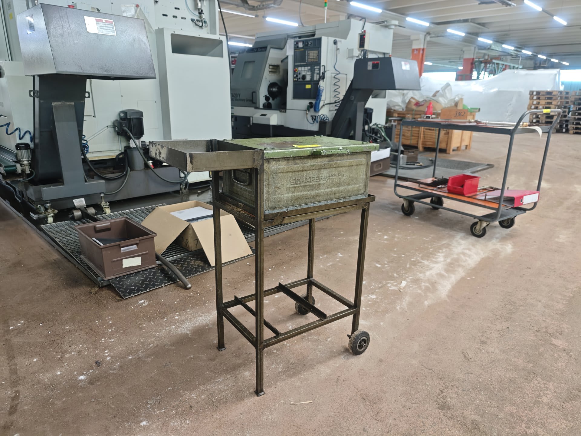 Material Container on Stand