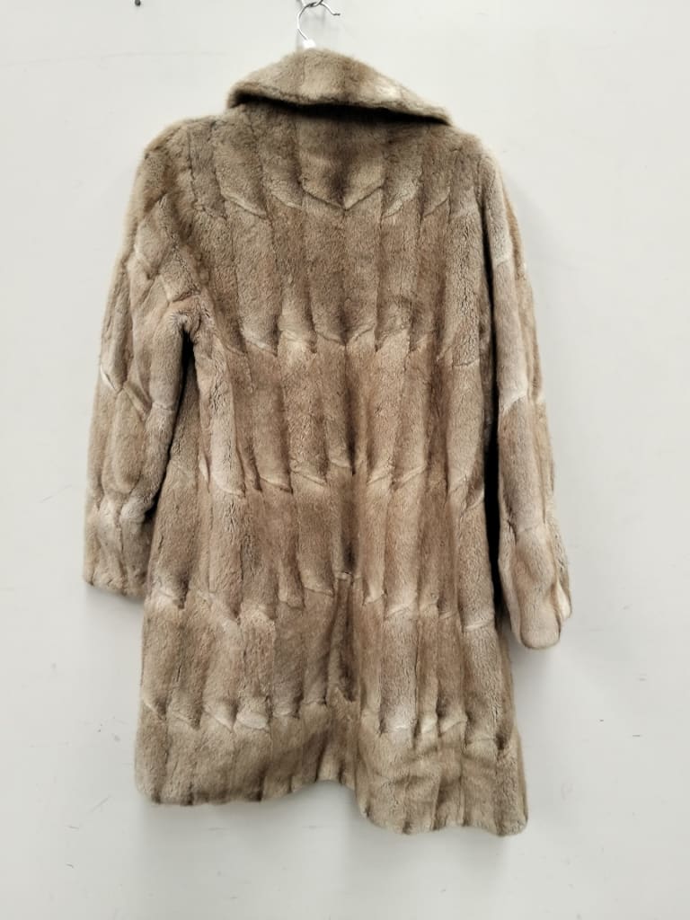 CREAM FUR COAT — NZ auction result