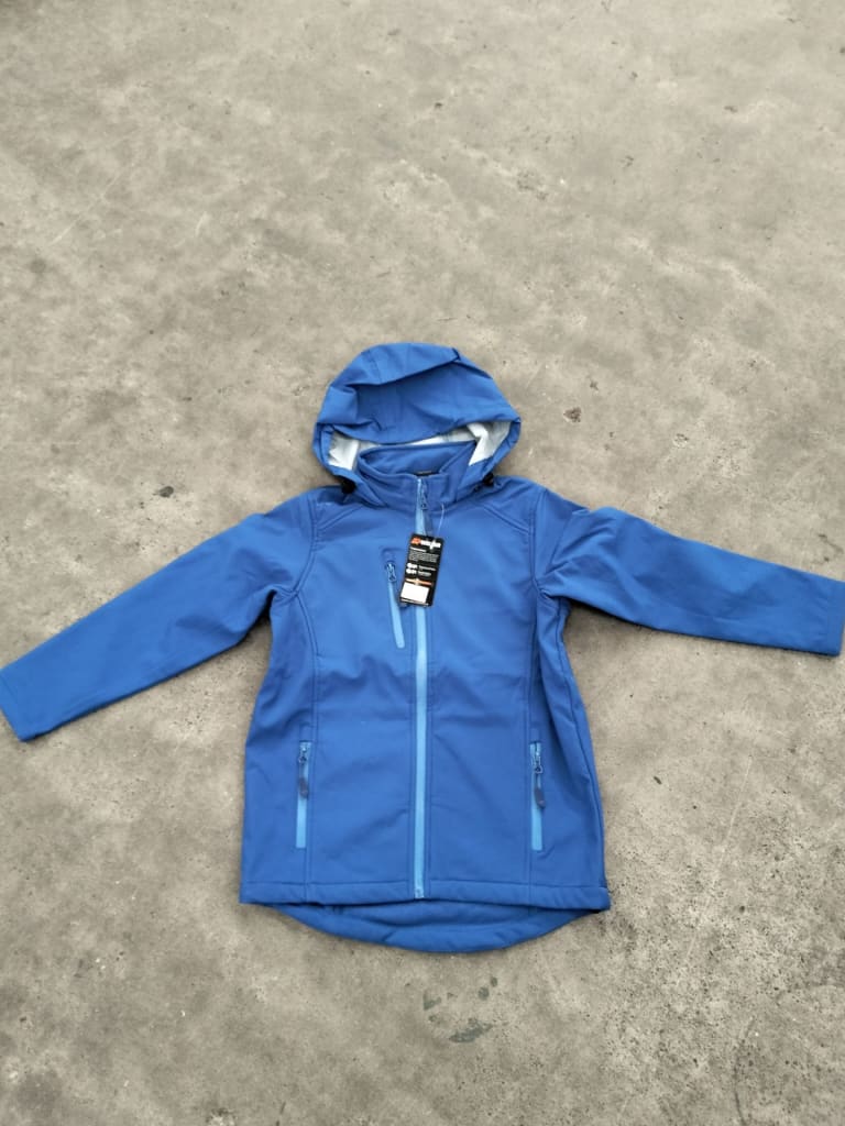 CARTON OF AUSSIE PACIFIC OUTERWEAR JACKETS — NZ auction result