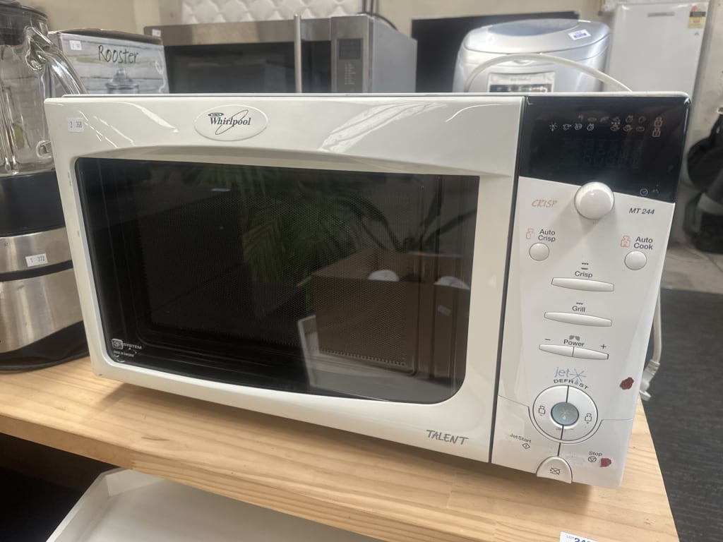 WHIRLPOOL MICROWAVE — NZ auction result