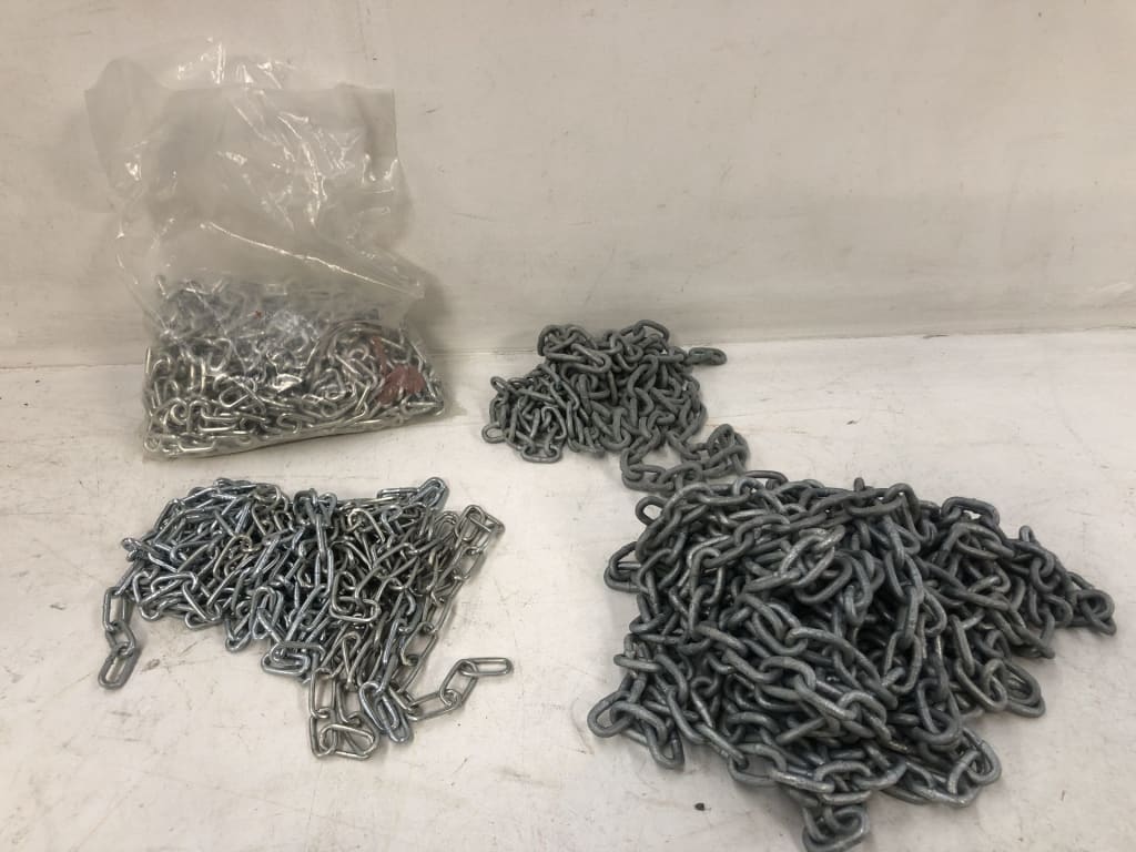 4 ASSORTED CHAINS — NZ auction result