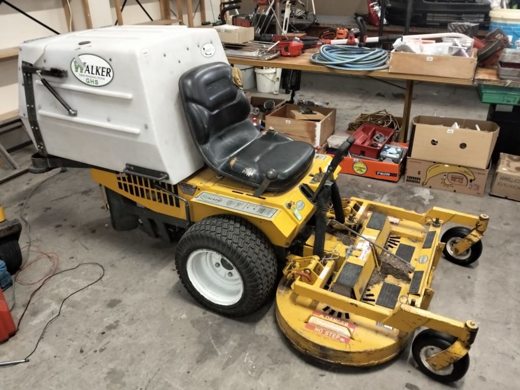 WALKER MSGHS ZERO TURN RIDE OWN LAWN MOWER — NZ auction result
