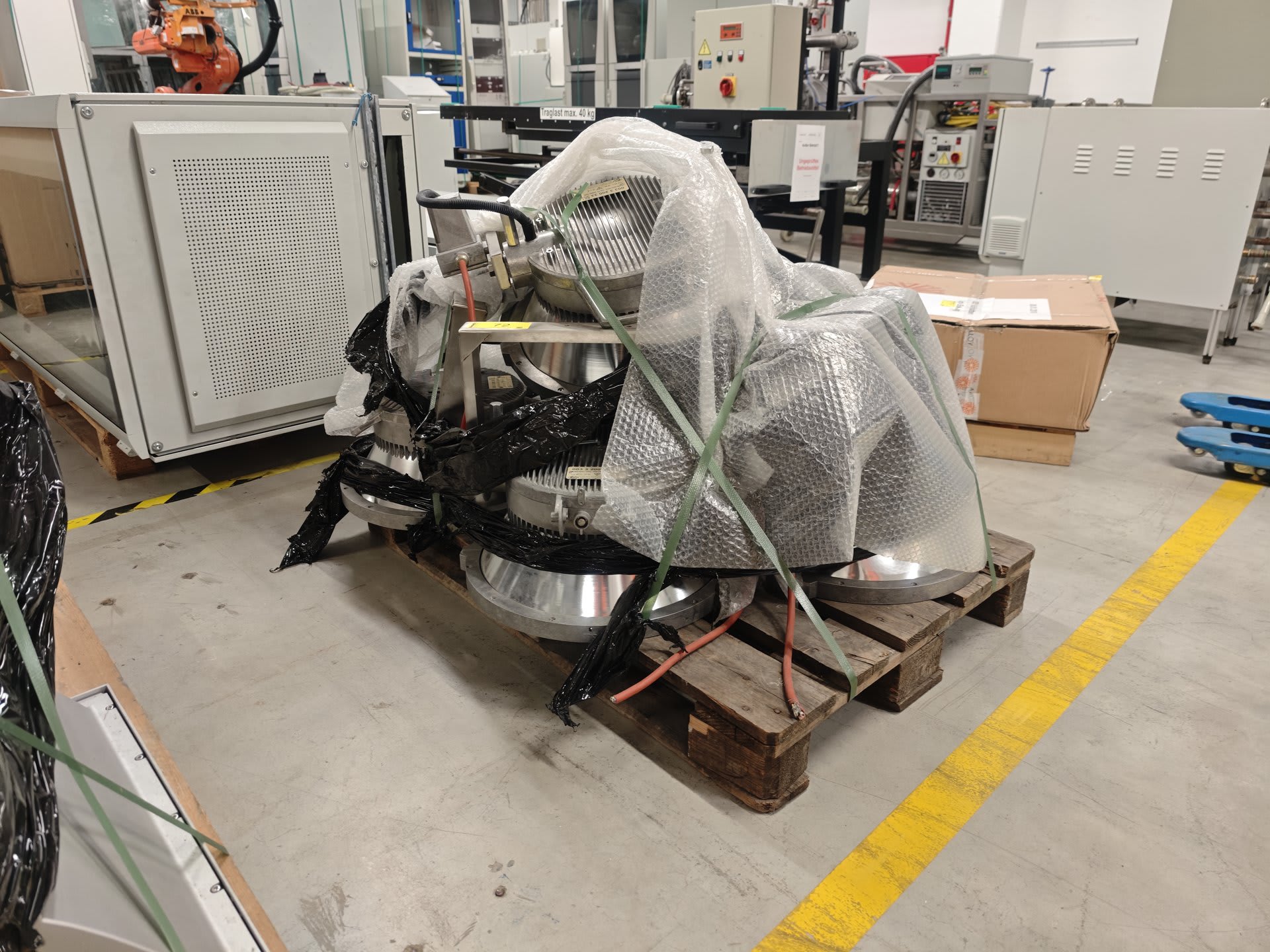 Lot of Lamps for Illuminating Solar Modules EN EC