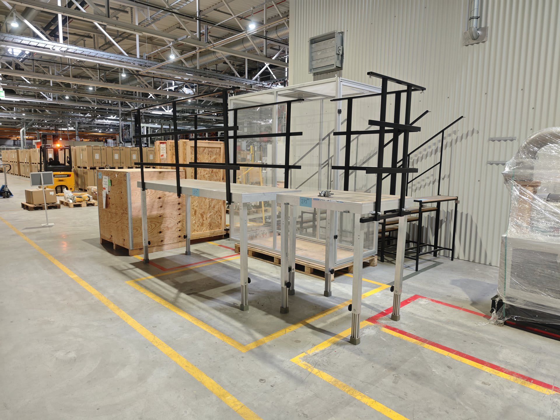 Walk-On Maintenance Platforms