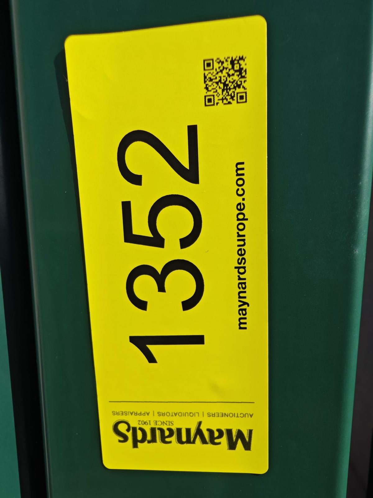 3121352_99.jpg