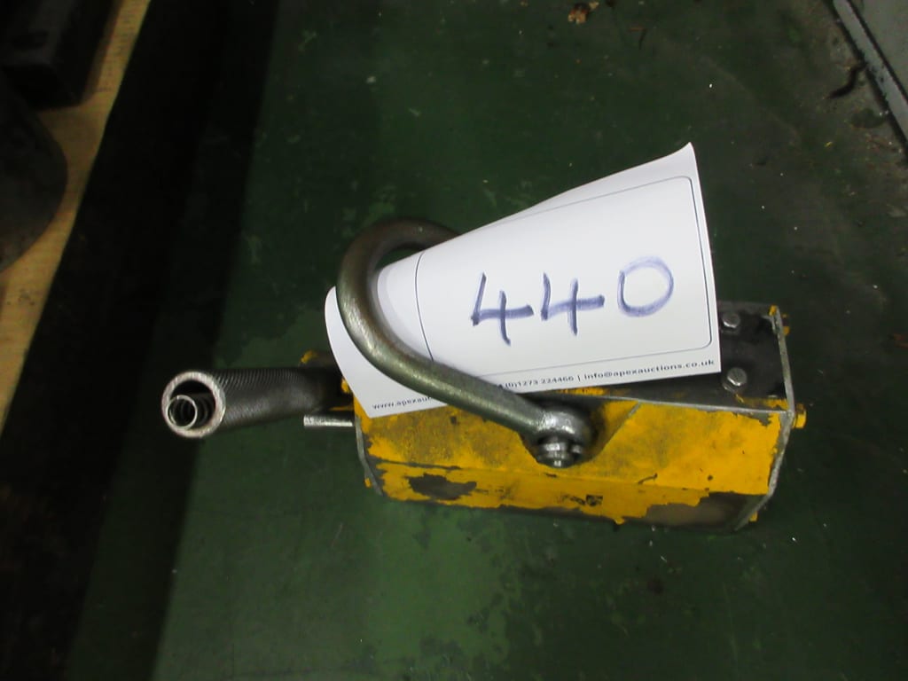 440-1.jpg